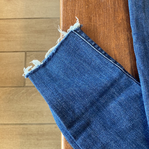 MOTHER The Looker high waisted ankle fray jeans. Size 26. - Picture 5 of 9